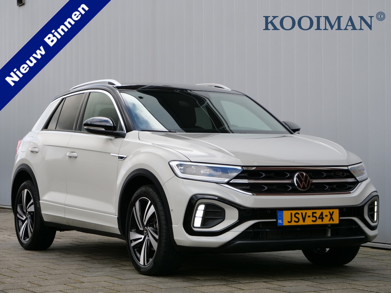 Volkswagen T-Roc - 1.5 TSI R-Line Edition 150 Pk Automaat Apple Carplay / IQ Light / DAB / Camera / Stoelverw - AutoWereld.nl