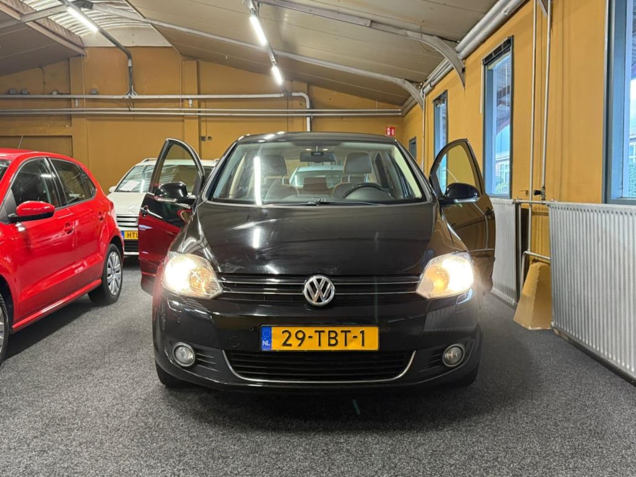 Volkswagen Golf Plus - 1.6 TDI Highline BlueMotion & NAP& VOOR EN ACHTER SENSOR - AutoWereld.nl