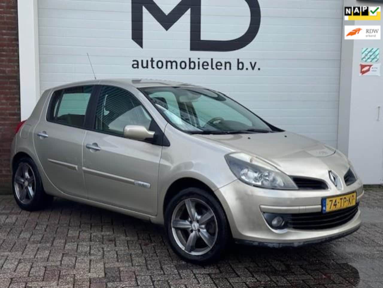 Renault Clio - 1.6-16V Initiale -Trekhaak-Cruise-Leder-Climate - AutoWereld.nl