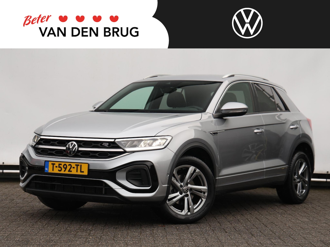 Volkswagen T-Roc - 1.0 TSI 110 pk R-Line | Navigatie | Trekhaak | Achteruitrijcamera | Climatronic | Dodehoek - AutoWereld.nl