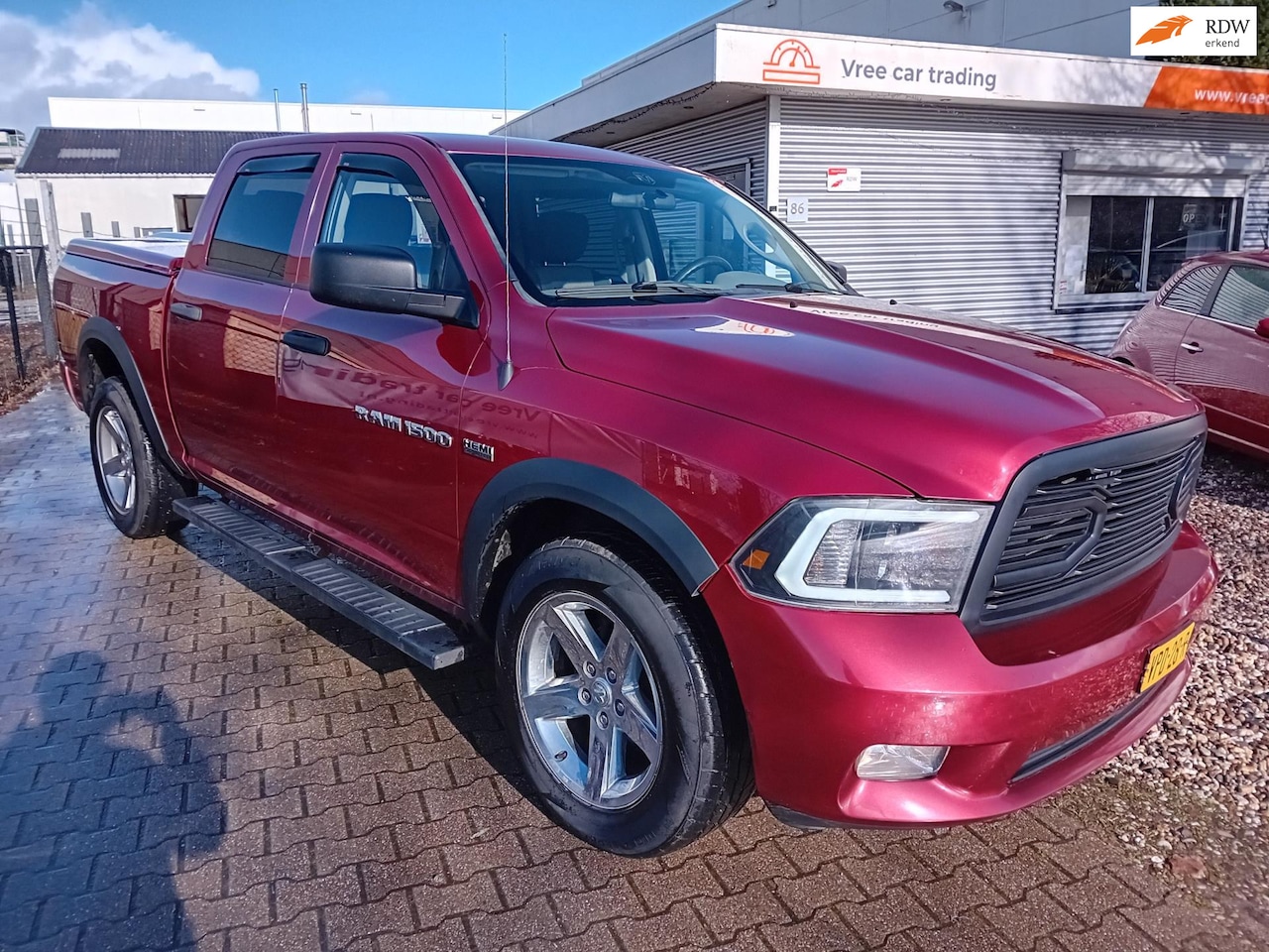 Dodge Ram 1500 - 5.7 V8 Quad Cab 6'4 5.7 V8 Quad Cab 6'4 - AutoWereld.nl