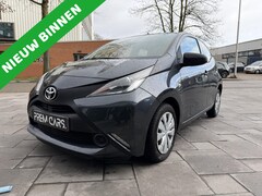 Toyota Aygo - 1.0 VVT-i x-fun Grijs | 129.641 km | 2017
