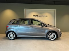 Mercedes-Benz B-klasse - 180 BUSINESSCLASS/LEDEREN BEKLEDING/CLIMA AIRCO/TREKHAAK/ISOFIX/CRUISE CONTROL/NAVIGATIE/L
