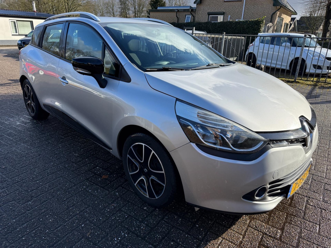 Renault Clio Estate - 0.9 TCe Expression AIRCO NAVI LMV CRUISE NAP - AutoWereld.nl