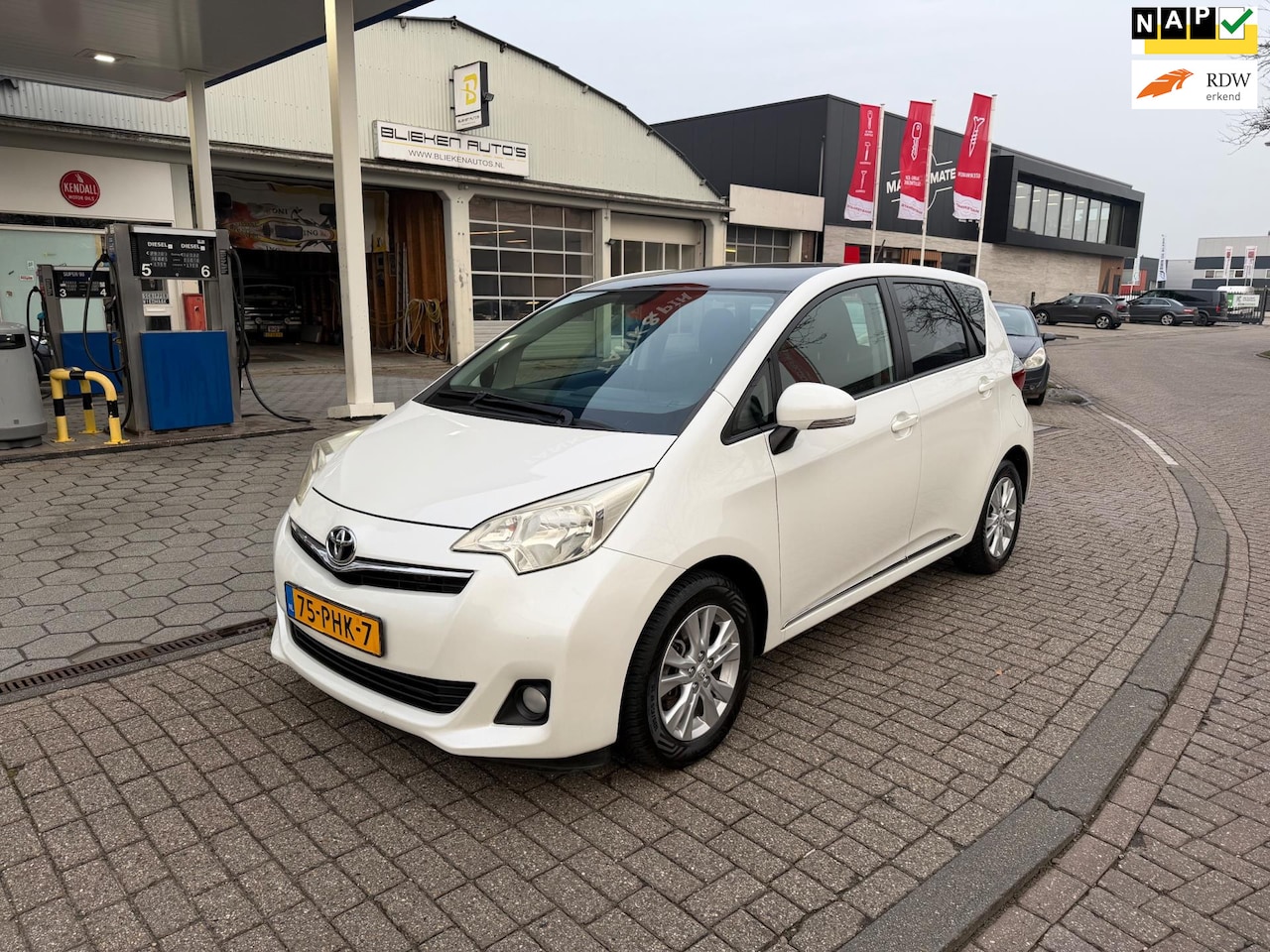 Toyota Verso S - 1.3 VVT-i Aspiration 1.3 VVT-i Aspiration - AutoWereld.nl