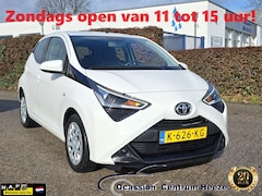 Toyota Aygo - 1.0 VVT-i x-play, Camera, Carplay 31-12-2020 Zondag OPEN
