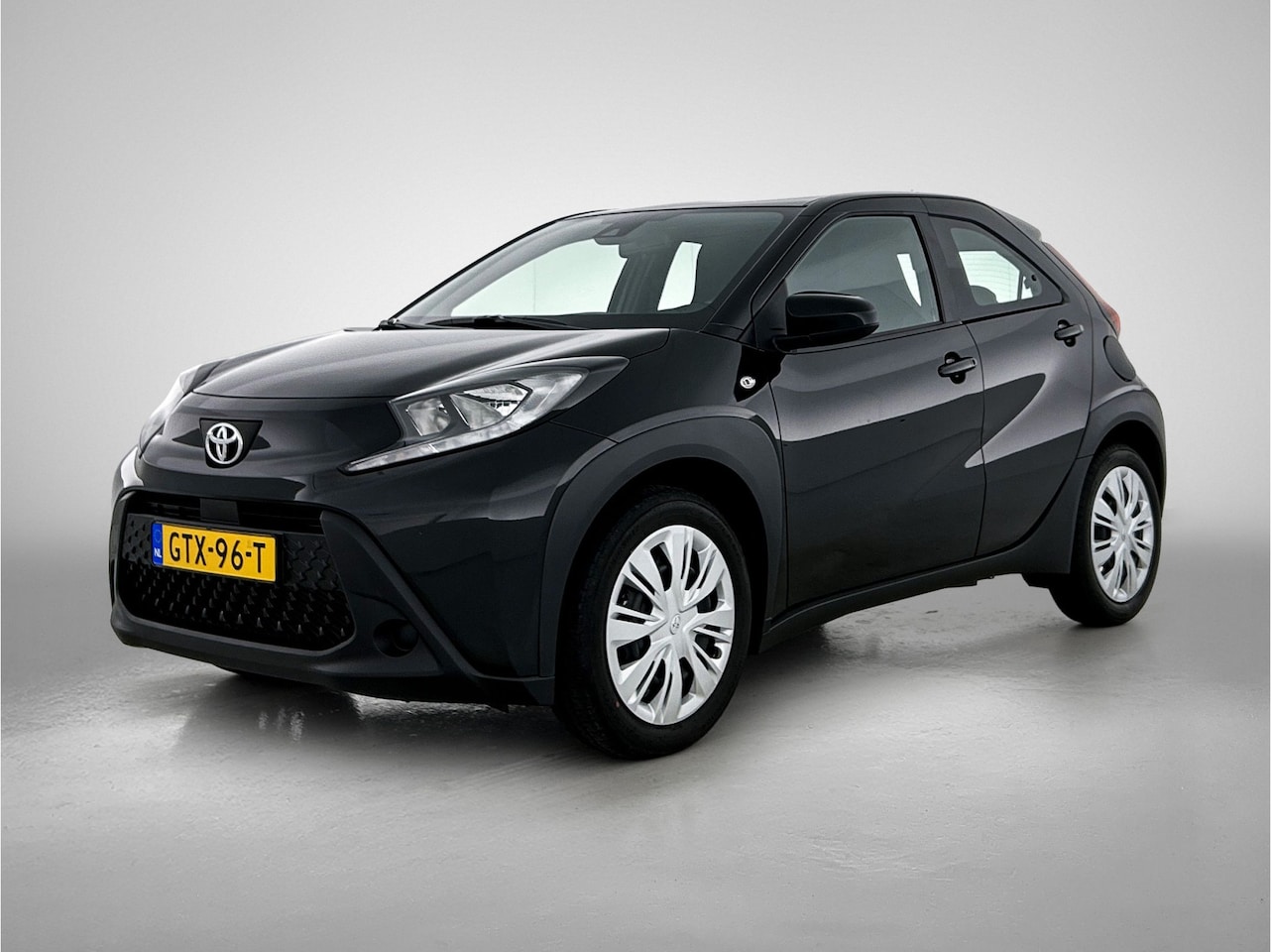 Toyota Aygo X - 1.0 VVT-i S-CVT Play Apple Carplay | Android Auto | Airco | Camera | ACC - AutoWereld.nl