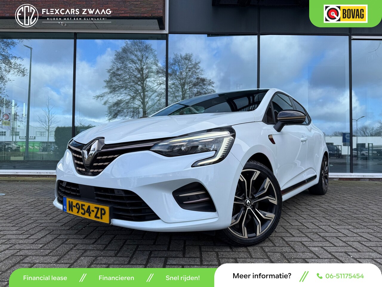 Renault Clio - 1.6 E-Tech Hybrid 140 Intens Plus - Automaat - Navi - Parkeerhulp + Camera - AutoWereld.nl