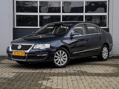 Volkswagen Passat - 2.0 FSI Comfortline | Climate control | PDC v+a | Cruise control | Trekhaak