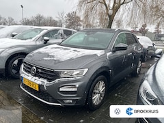 Volkswagen T-Roc - 1.0 TSI 95 pk Style | Trekhaak | Apple Carplay | Cruise control adaptie |