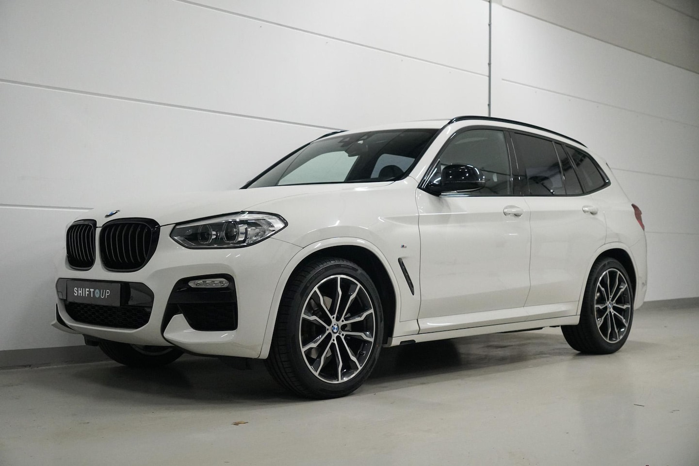 BMW X3 - xDrive20i M-Sport | Panoramadak | Elektr. Trekhaak | Elektr. Stoelen - AutoWereld.nl