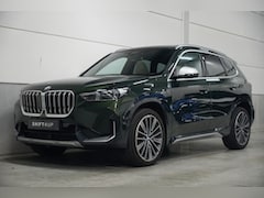 BMW X1 - sDrive18i Panoramadak | Harman Kardon | Head Up | Stuurverwarming
