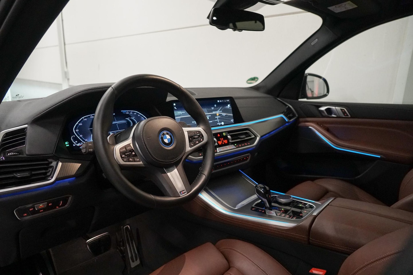 BMW X5 - xDrive45e M-Sport | Panoramadak | Verde Ermes | Elektr. Trekhaak - AutoWereld.nl