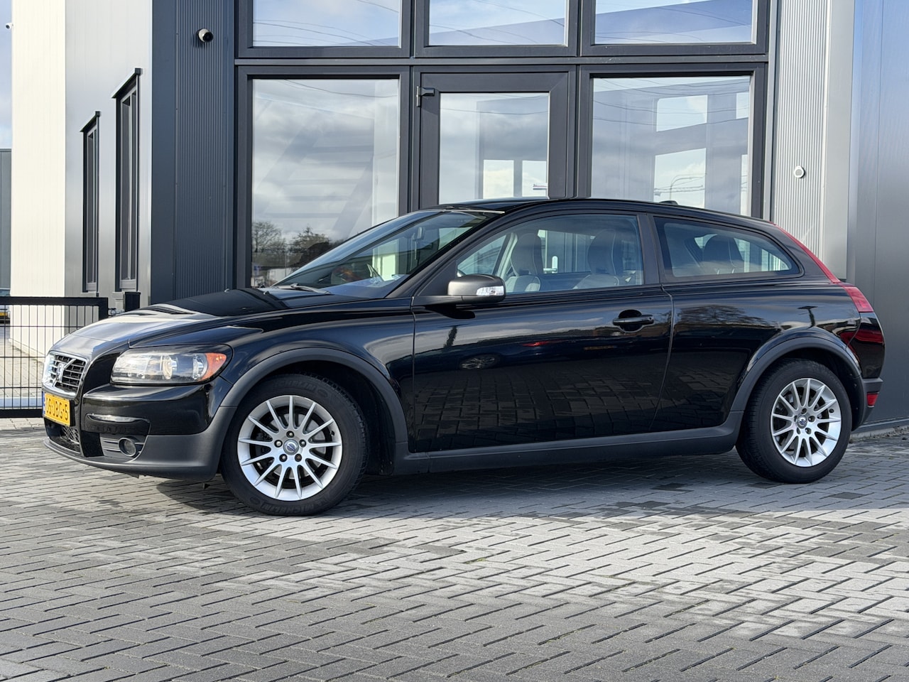 Volvo C30 - 1.6 Advantage Airco | Beurt | APK | Trekhaak - AutoWereld.nl
