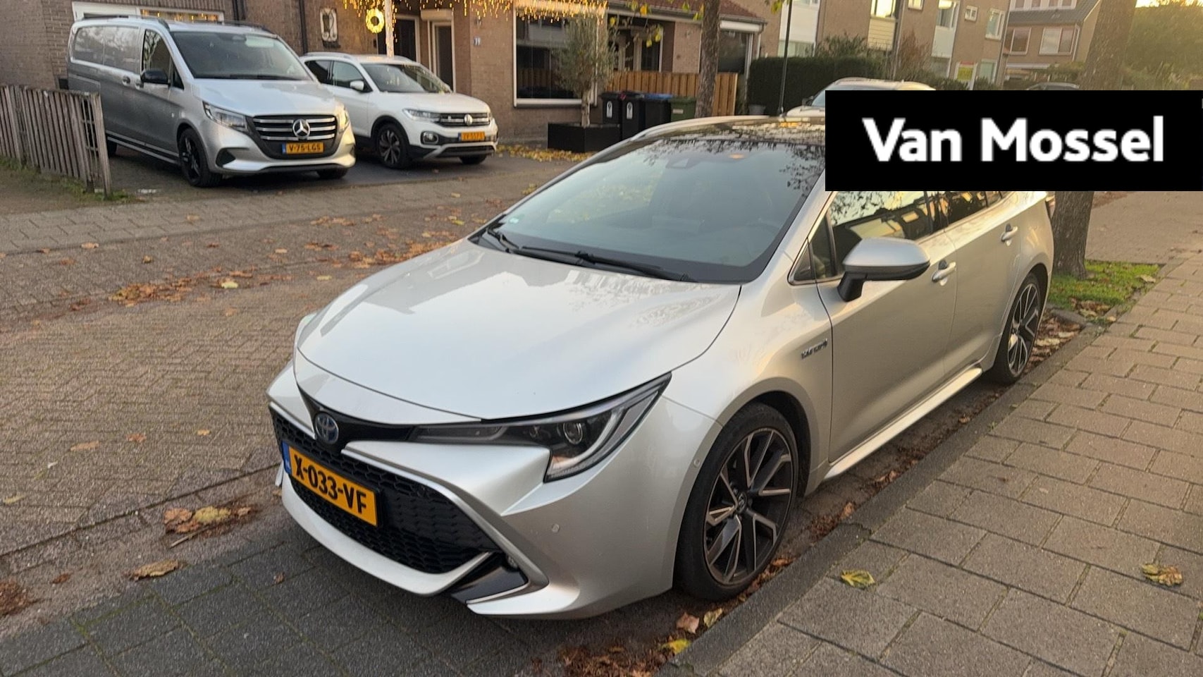 Toyota Corolla Touring Sports - 2.0 Hybrid Business Sport Intro 2.0 Hybrid Business Sport Intro - AutoWereld.nl