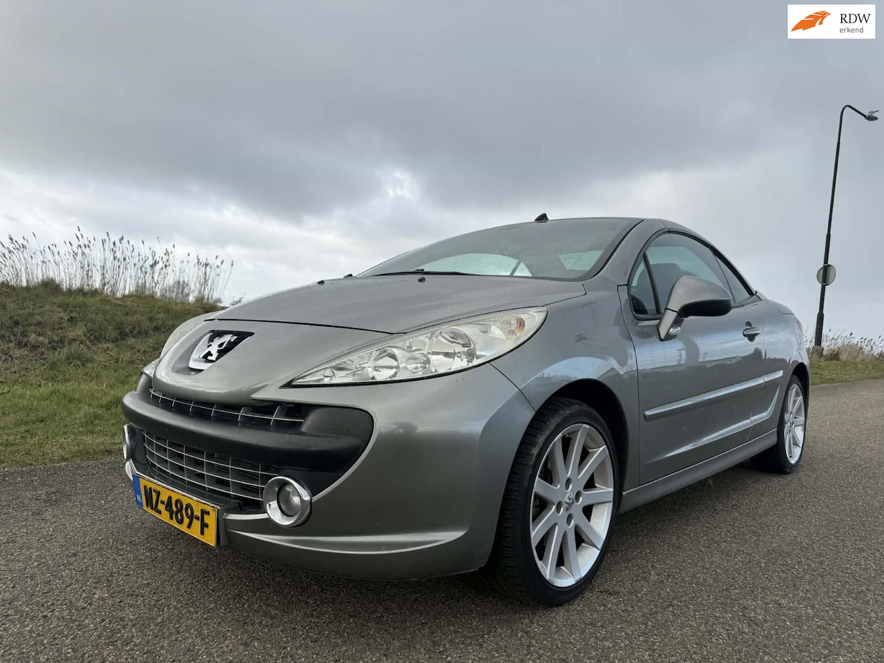 Peugeot 207 CC - 1.6 VTi AUTOMAAT uiterst nette auto! ROLAND GARROS! - AutoWereld.nl