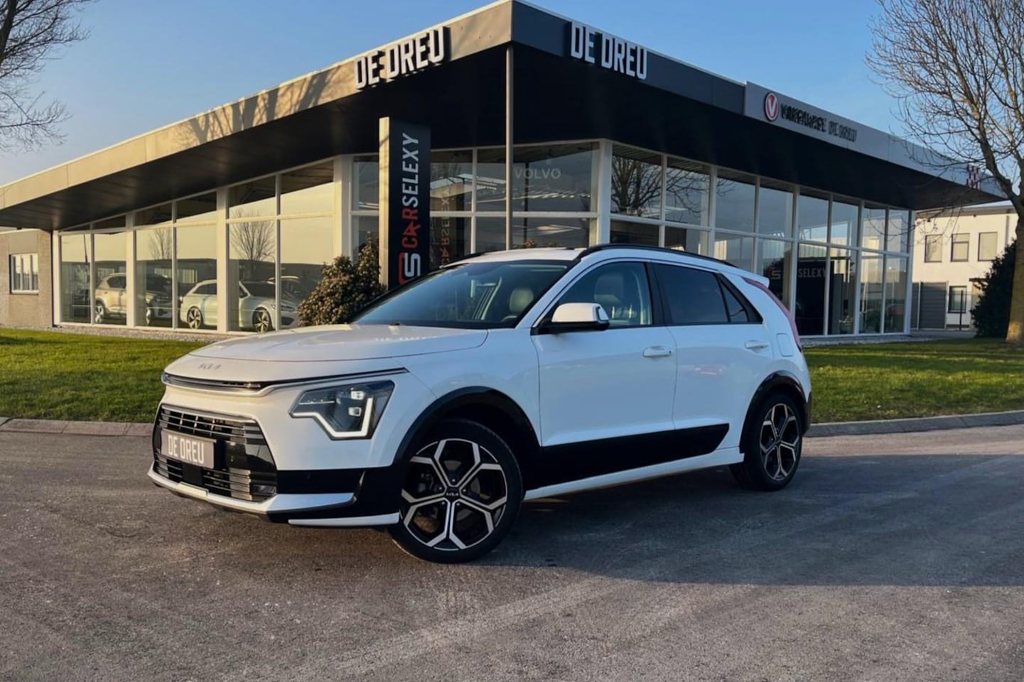 Kia Niro - 1.6 GDi Hybrid DynamicPlusLine | TREKHAAK | SCHUIFDAK | HEAD UP | LEDER - AutoWereld.nl