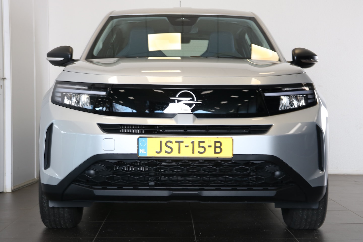 Opel Frontera - Edition | LED koplampen | Parkeersensoren achter | Technologie pakket - AutoWereld.nl