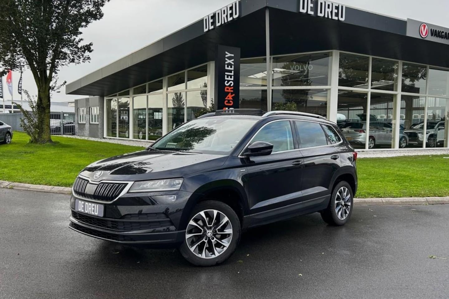 Skoda Karoq - 1.5 TSI 150pk Style | TREKHAAK | PANORAMA | CAMERA | - AutoWereld.nl