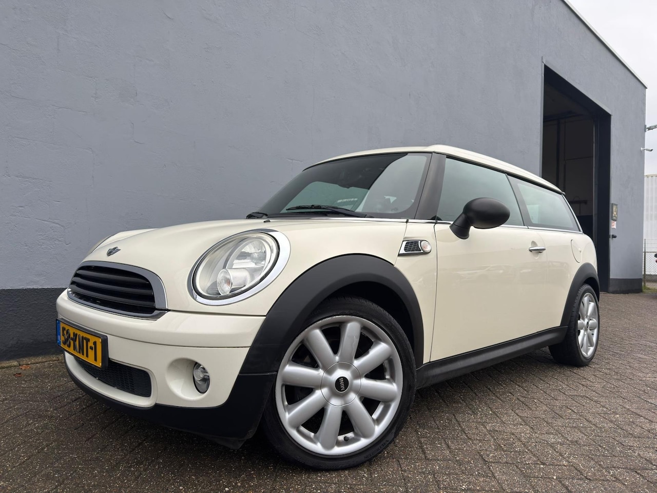 MINI Clubman - Mini 1.4 One Anniversary MK II - Panorama Dak - AutoWereld.nl