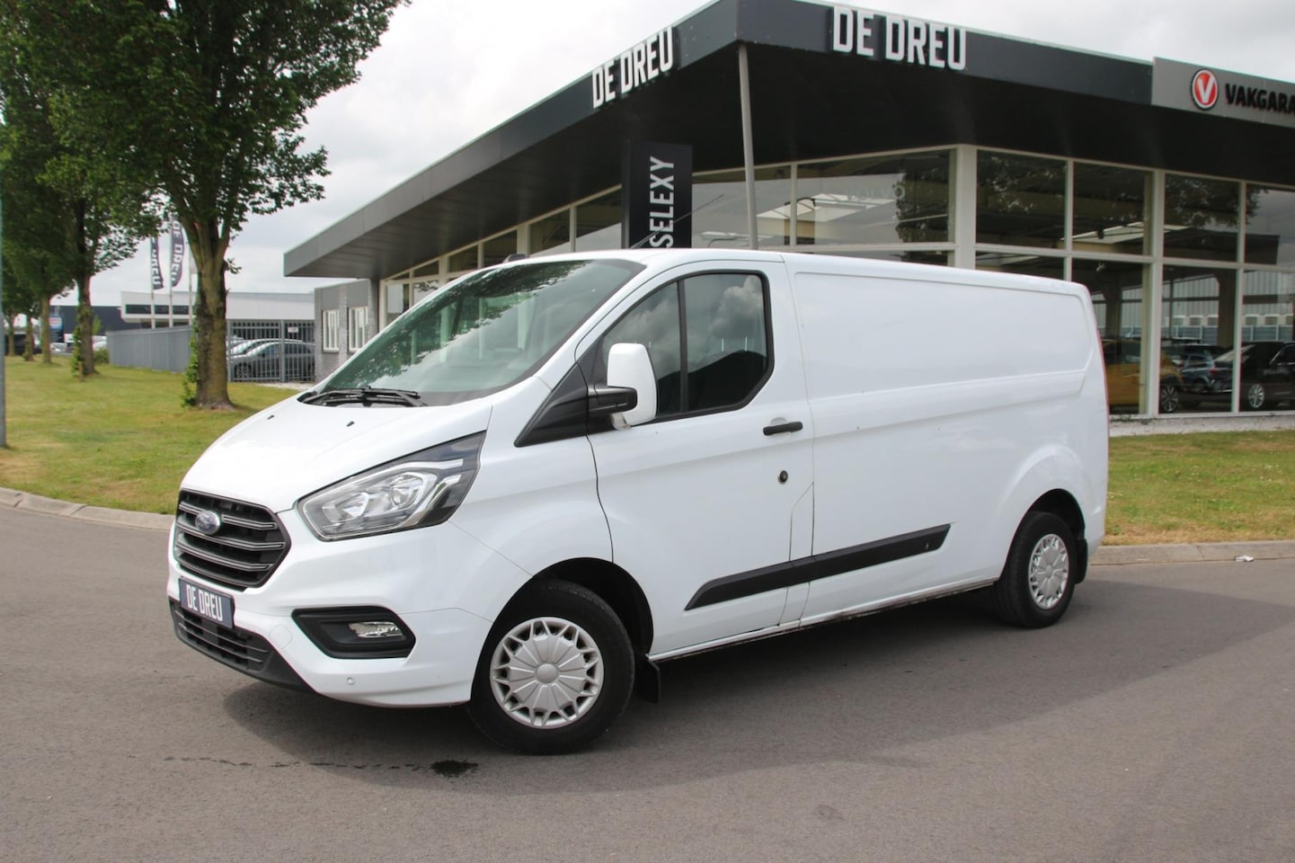Ford Transit Custom - 300 2.0 TDCI L2H1 Trend | TREKHAAK | CAMERA | NAVI BY APP | - AutoWereld.nl