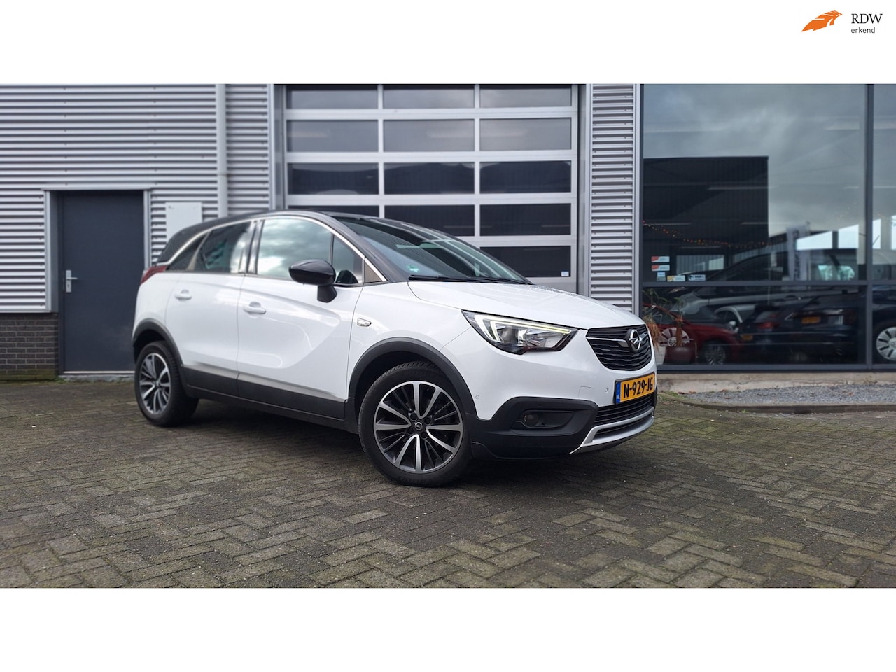 Opel Crossland X - 1.2 Turbo Innovation/Automaat/Navigatie/Sportstoelen/Afn trekhaak/Enz - AutoWereld.nl