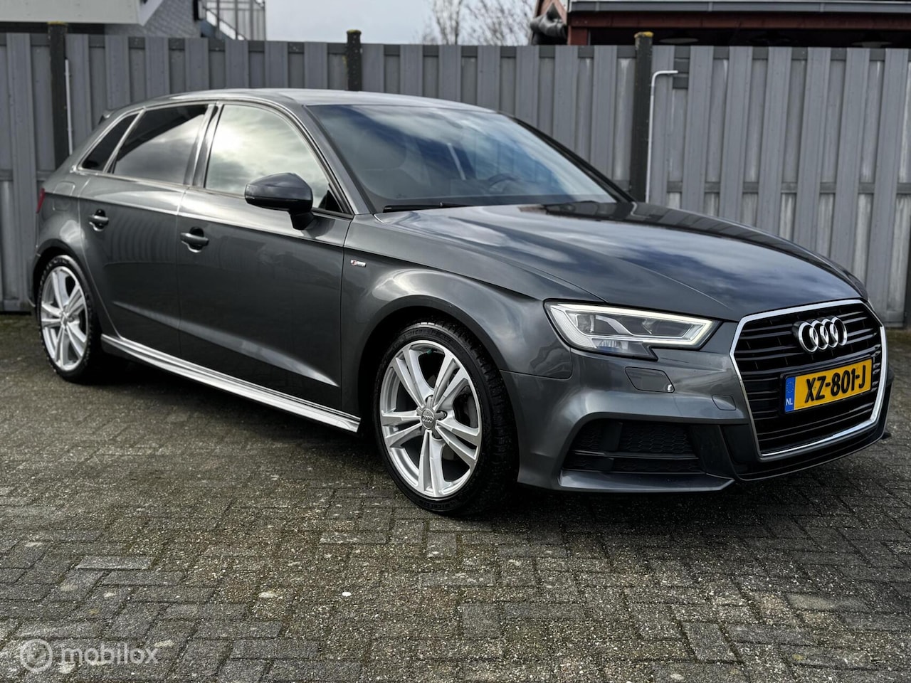 Audi A3 Sportback - 35 TFSI CoD Sport S Line Edition 35 TFSI CoD Sport S Line Edition - AutoWereld.nl