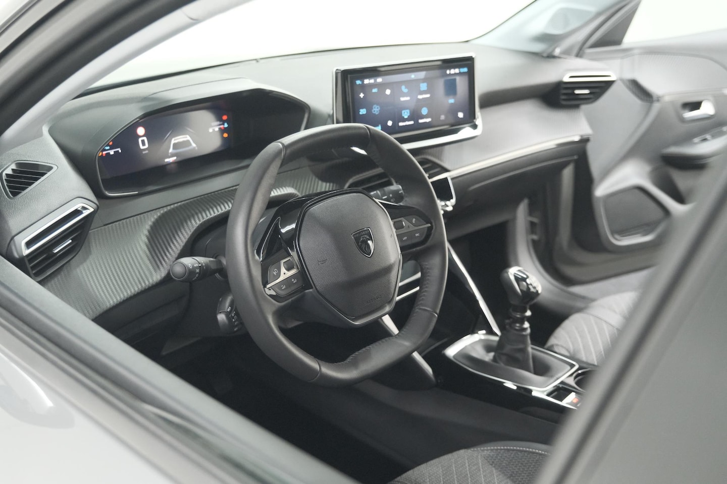 Peugeot 208 - PureTech 100 Allure | Gris Selenium | Apple Carplay | Parkeersensoren | Climate Control - AutoWereld.nl