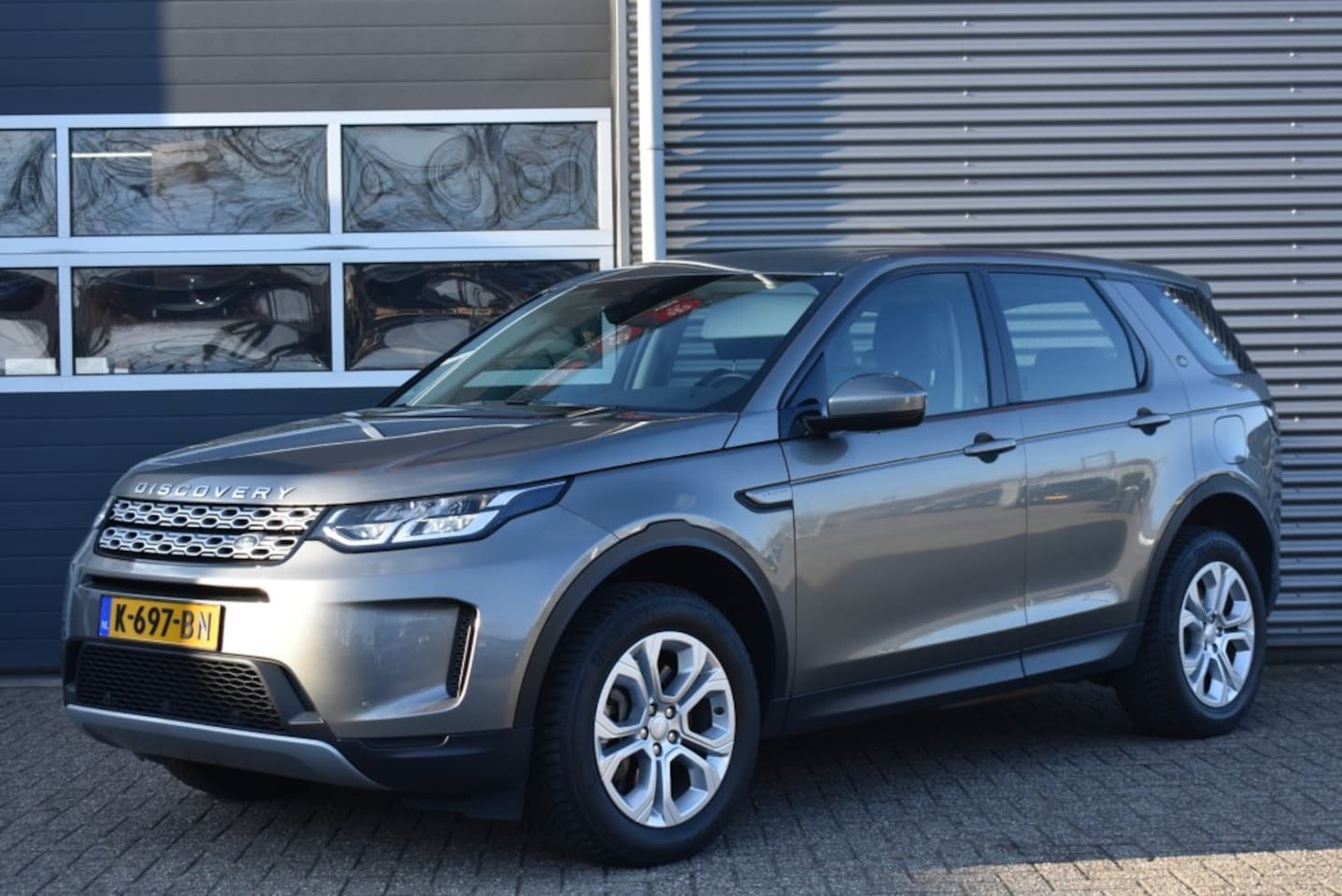 Land Rover Discovery Sport - P300E 1.5 S / LEDER / P.CAM./ APPLE CARPLAY / LED KOP - AutoWereld.nl