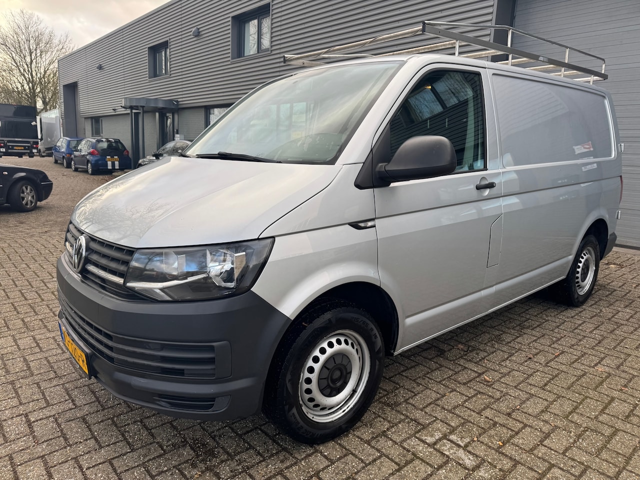Volkswagen Transporter - 2.0 TDI L1H1 Comfortline 2.0 TDI L1H1 Comfortline - AutoWereld.nl