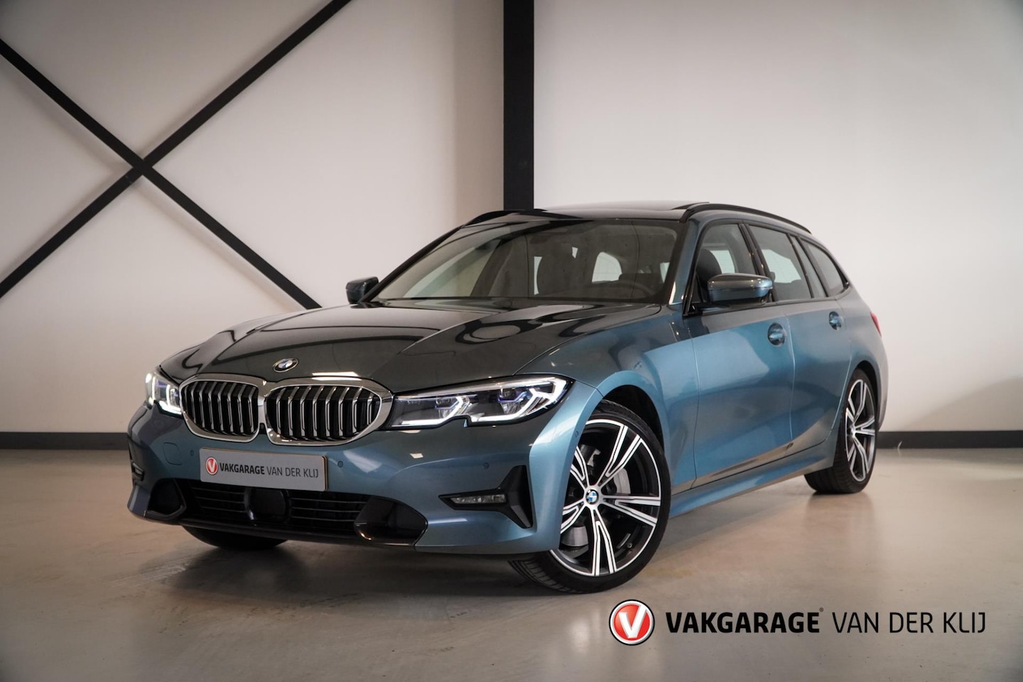 BMW 3-serie Touring - 330i xDrive Sport Line | Panorama | Trekhaak | Driving Ass. Prof. | 360 Camera | Stoelverw - AutoWereld.nl