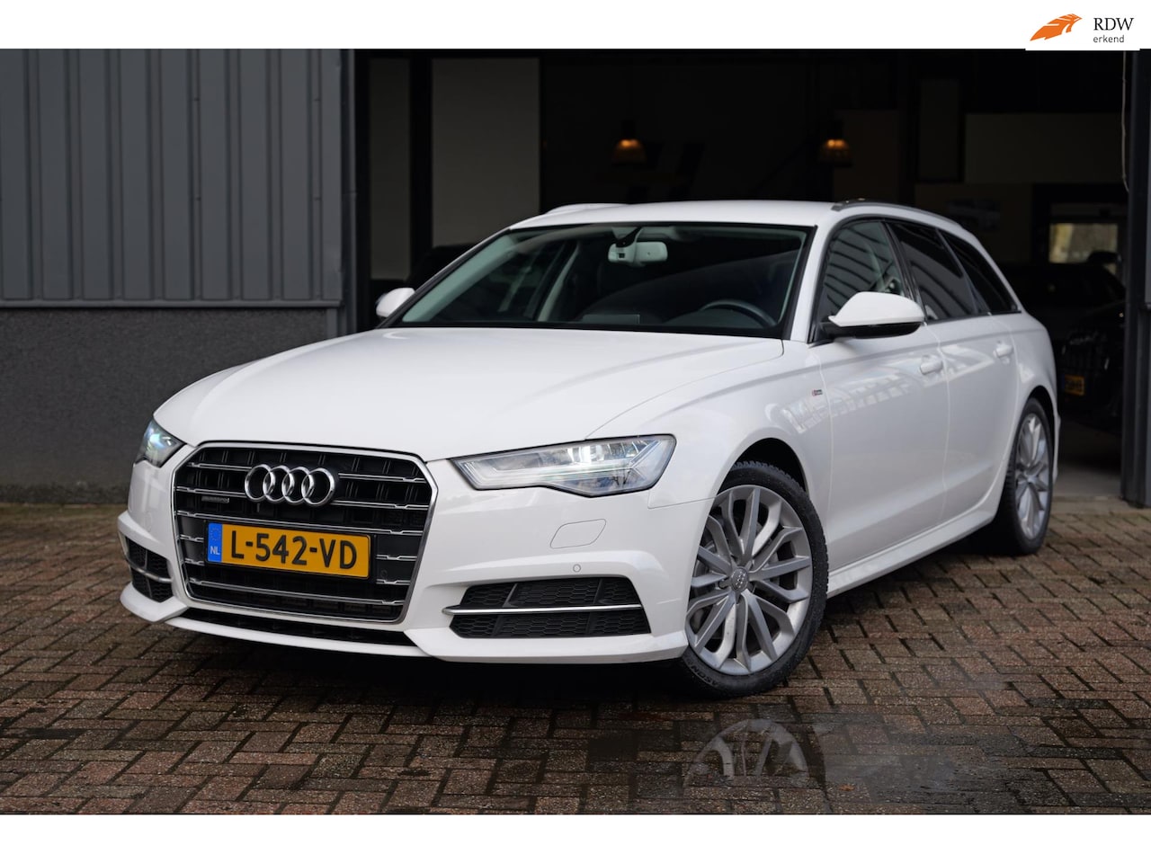 Audi A6 Avant - 2.0 TFSI quattro S-Line Alcantara|19inch|LED - AutoWereld.nl