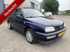 Volkswagen Golf Cabriolet - 1.8