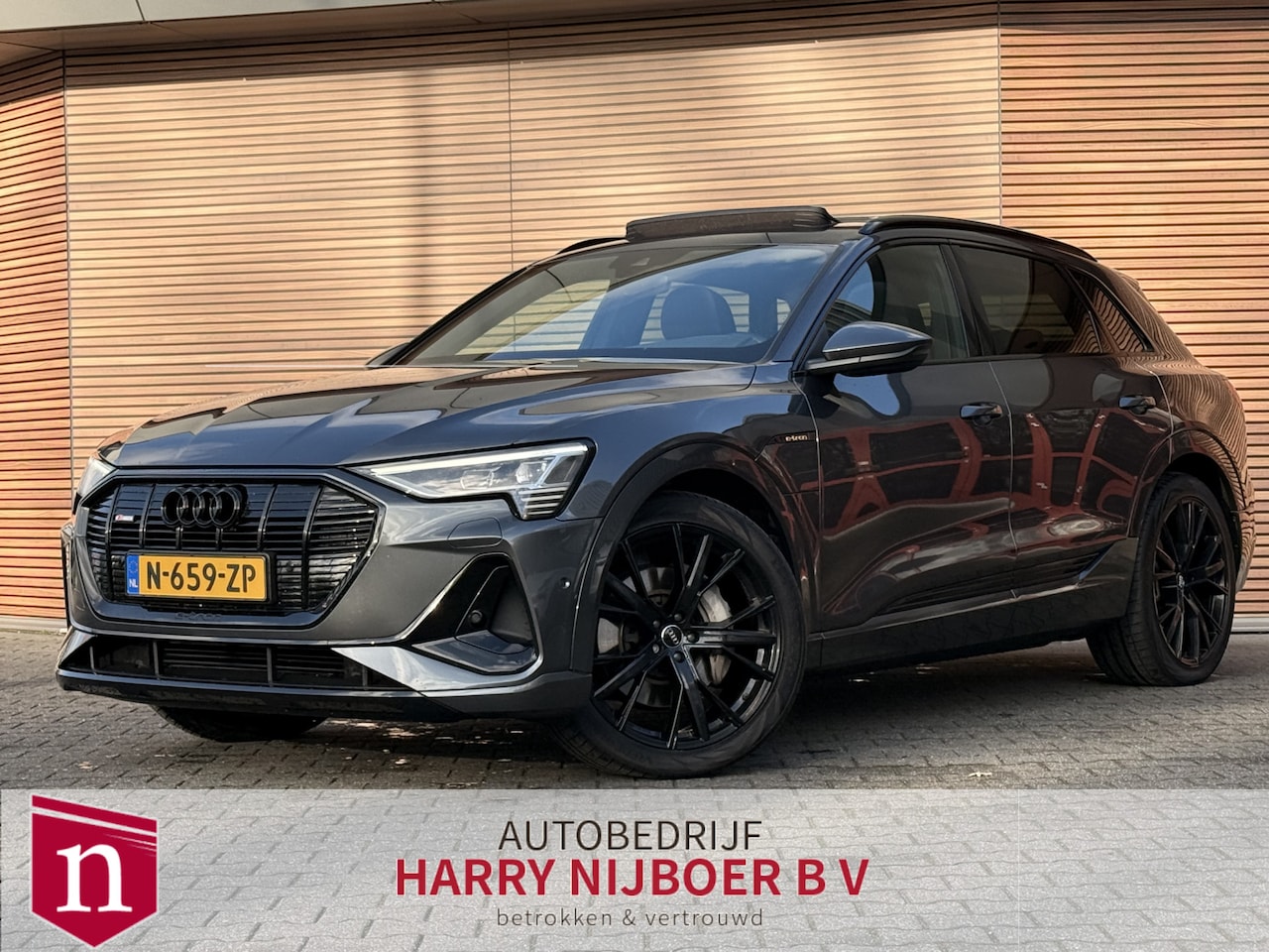 Audi e-tron - 55 quattro S edition 95 kWh Panodak / Luchtvering / Camera / Carplay / Memory Stoelen - AutoWereld.nl