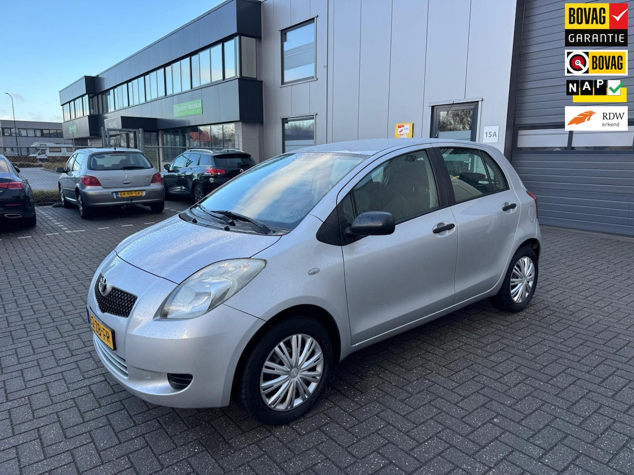 Toyota Yaris - 1.0 VVTi Spirit 1.0 VVTi Spirit - AutoWereld.nl