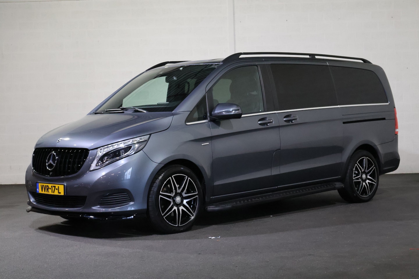 Mercedes-Benz V-klasse - 250d Lang DC Avantgarde Airco Navigatie 360Gr Camera - AutoWereld.nl