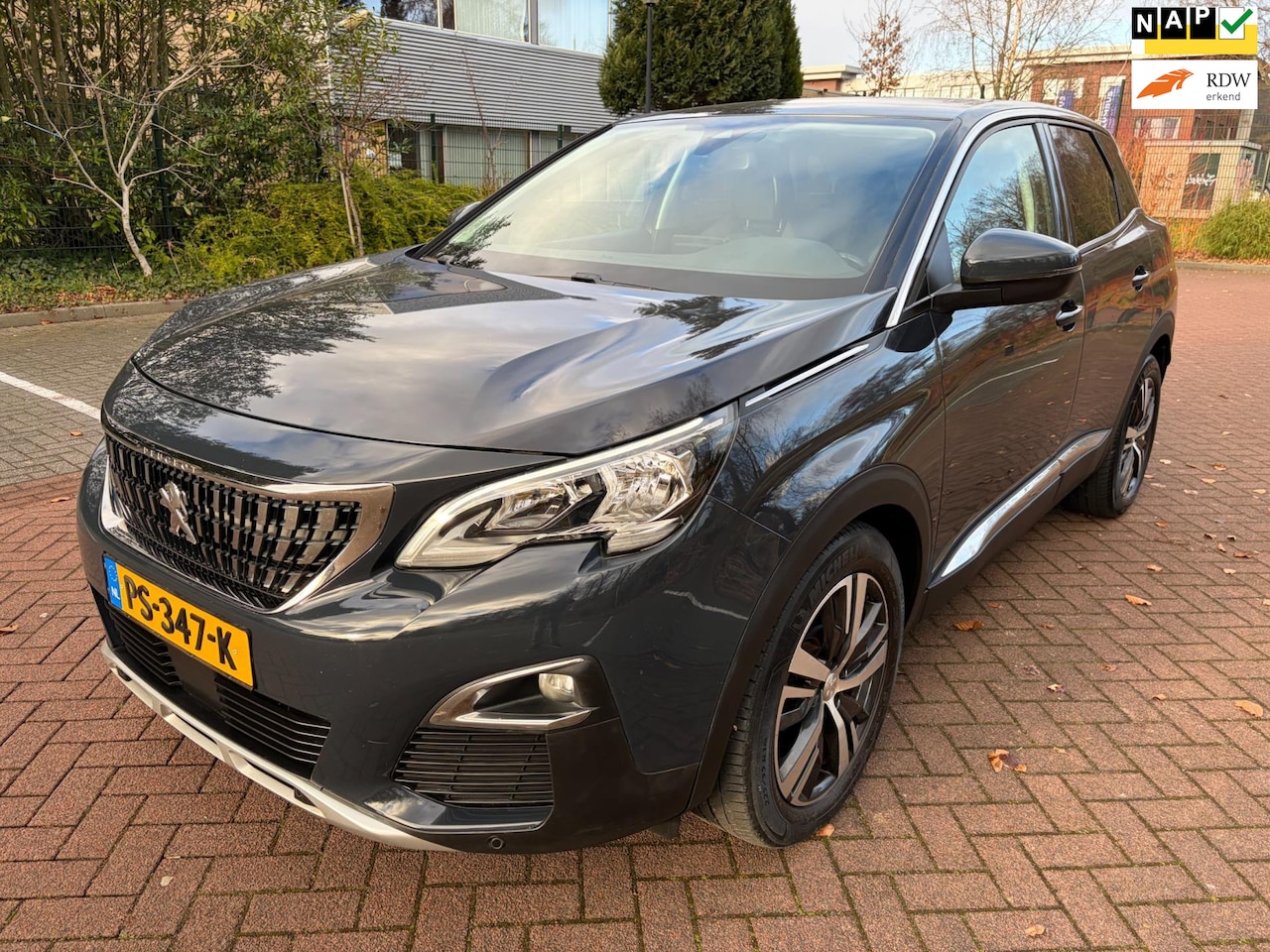 Peugeot 3008 - 1.2 PureTech Allure / Automaat / Apple Carplay / 360 Camera - AutoWereld.nl