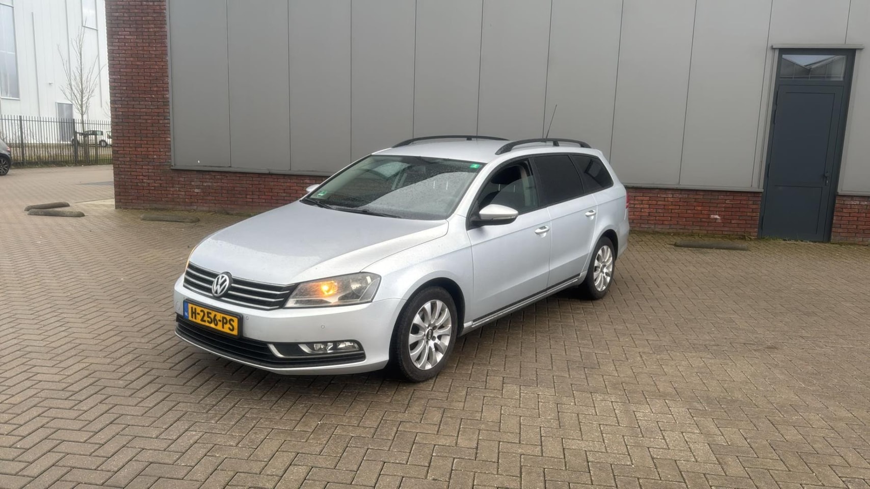 Volkswagen Passat Variant - 2.0 TDI 125Kw BlueMotion Automaat Clima Grijs 2012 - AutoWereld.nl