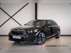 BMW 5-serie - 550e xDrive M-Sport Pro | Panorama | B&W | Driving Ass. + | Trekhaak | 360 Camera | Stoel/