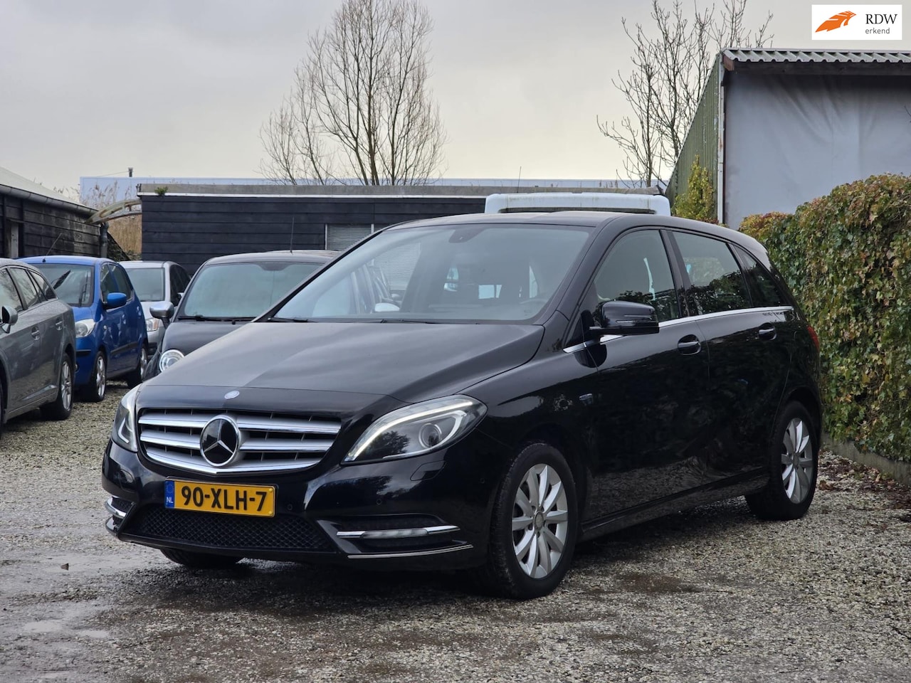 Mercedes-Benz B-klasse - 180 LED/Ambientverl./Trekhaak/Carplay - AutoWereld.nl