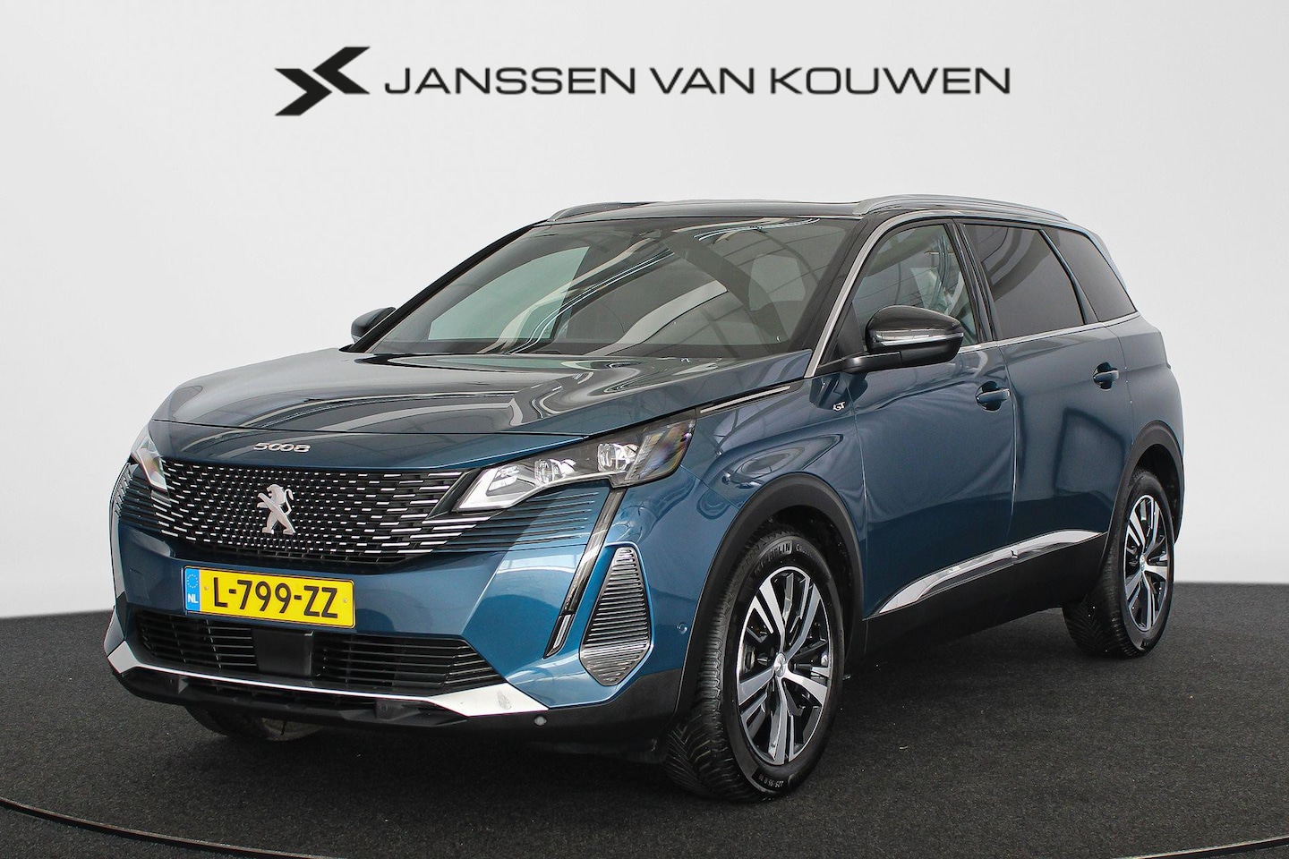 Peugeot 5008 - 1.2 PureTech GT 7p. Automaat Pano Trekhaak Stoelverwarming Camera Keyless - AutoWereld.nl