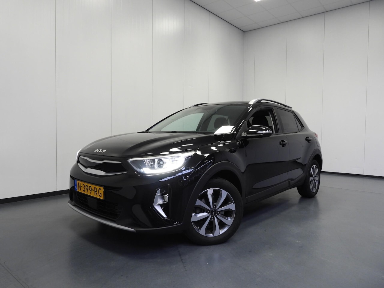 Kia Stonic - 1.0 T-GDi DynamicPlusLine NAVI/CAMERA/CLIMA/TERKH./16"LMV! - AutoWereld.nl