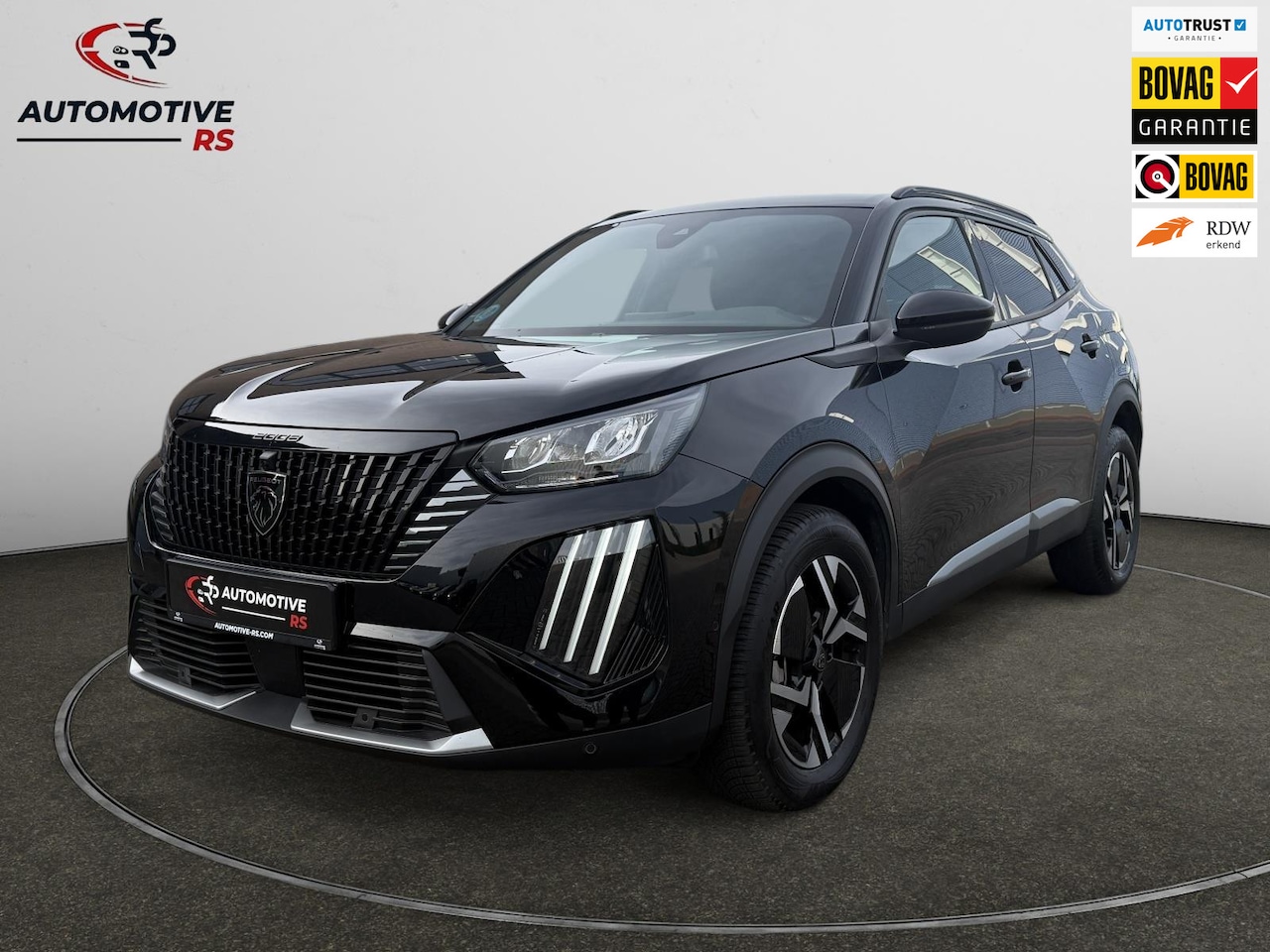 Peugeot 2008 - 1.2 PureTech Allure 145pk Aut.Navi Pano 360° dodehoek Camera ACC Carbon Apple Carplay & An - AutoWereld.nl