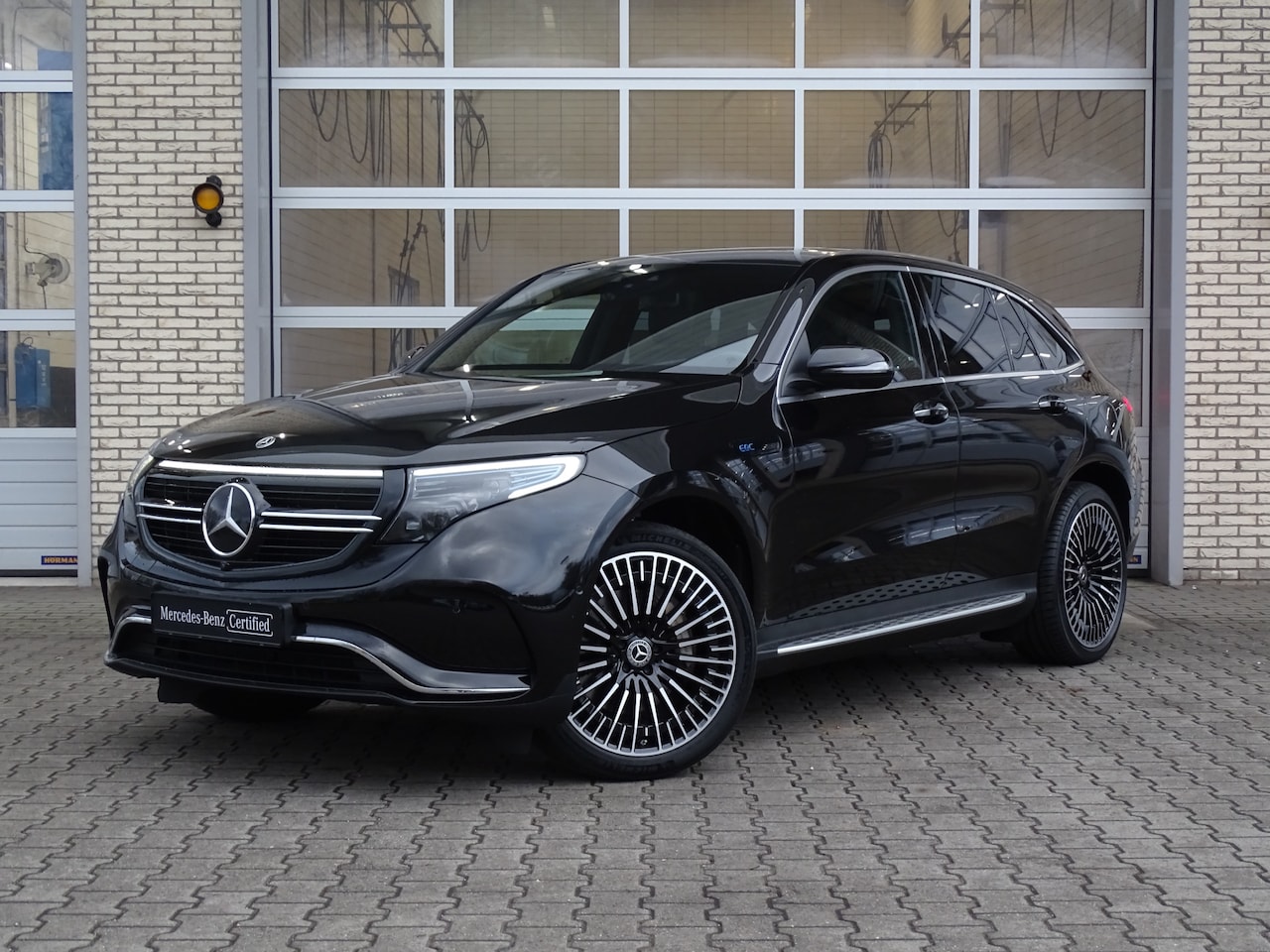 Mercedes-Benz EQC - 400 4-Matic Premium Plus AMG Line 80 kWh | Distronic | Memorypakket | Elek. schuif/ kantel - AutoWereld.nl
