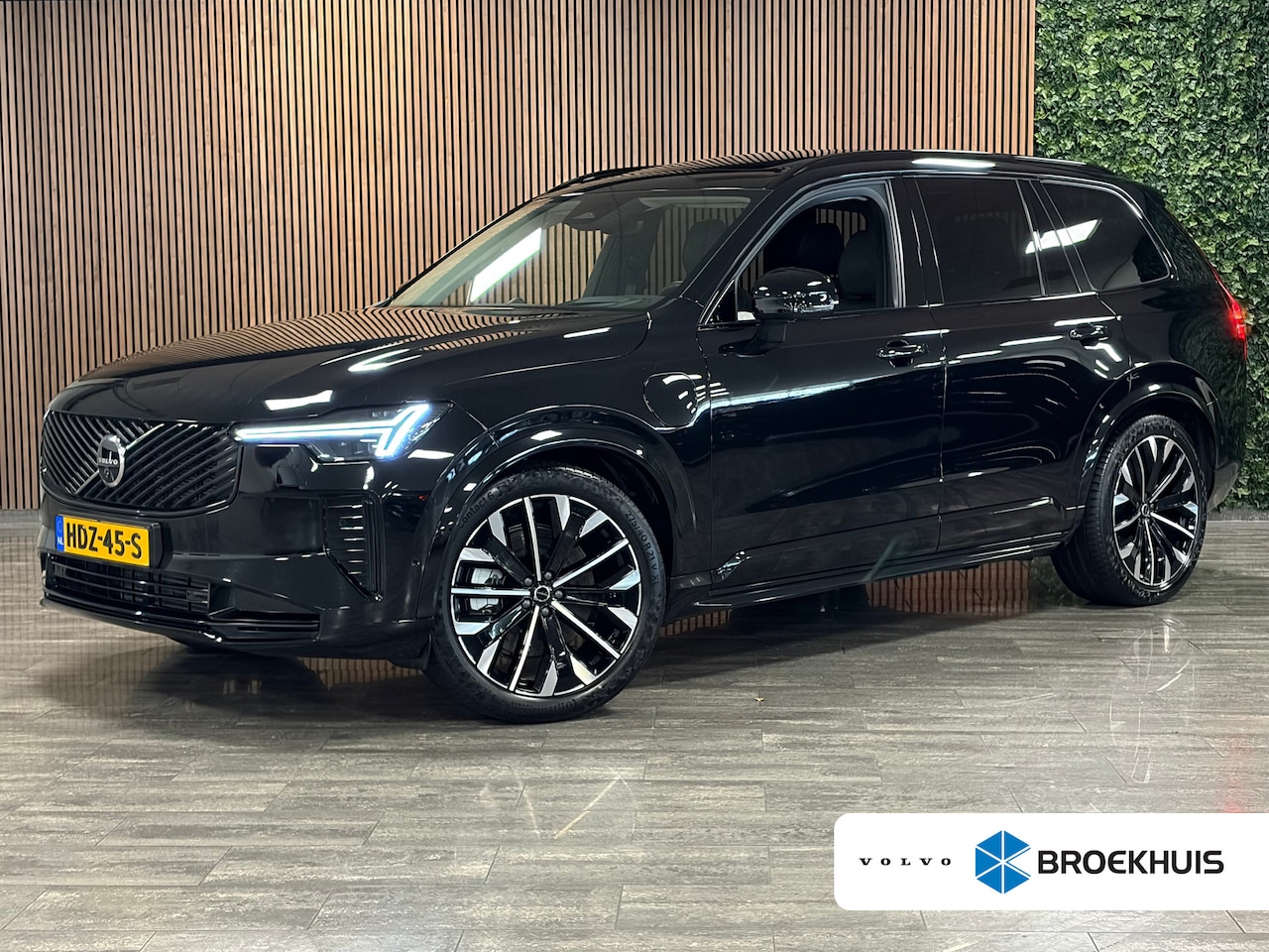 Volvo XC90 - T8 AWD Recharge Ultra Dark | Vol! | Bowers & Wilkins | Luchtvering | Stoelventilatie | Tre - AutoWereld.nl