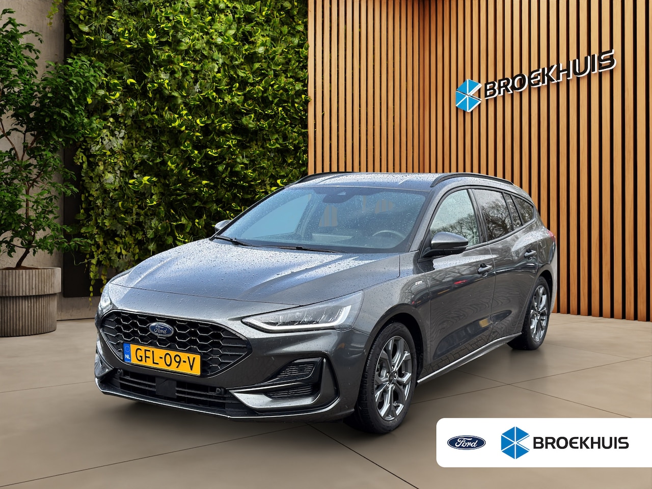 Ford Focus Wagon - 1.0 EcoBoost Hybrid ST Line Automaat | Adaptive Cruise | Camera | Stuur/stoelverwarming - AutoWereld.nl