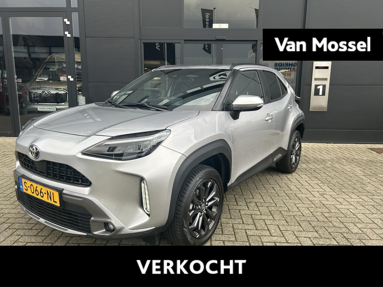 Toyota Yaris Cross - 1.5 Hybrid Aut. Explore | 1e-Eig. | Navi | Led Koplampen | Stoelverwarming | Camera | Adap - AutoWereld.nl