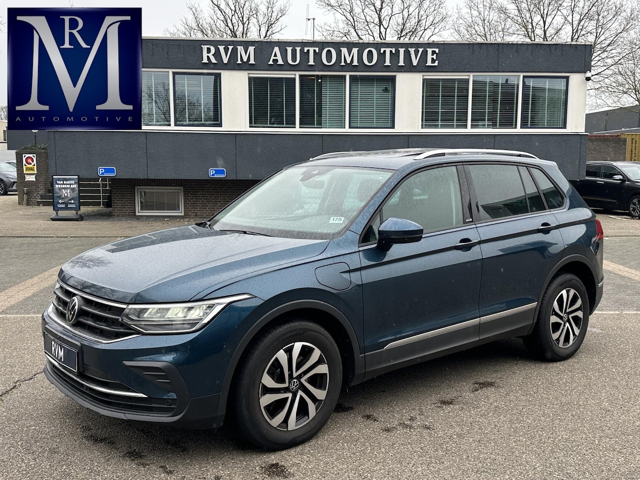 Volkswagen Tiguan - 1.4 TSI eHybrid PHEV ADAPTIVE CRUISE CONTROL| PANO| STOEL + STUURVERWARMING| 360 CAMERA| P - AutoWereld.nl