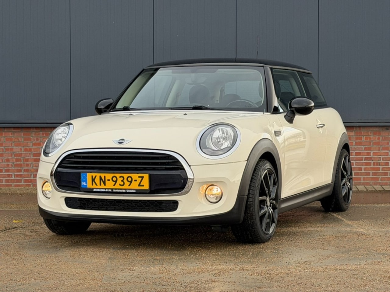 MINI Cooper - 1.5 Business Navigatie / Bluetooth - AutoWereld.nl
