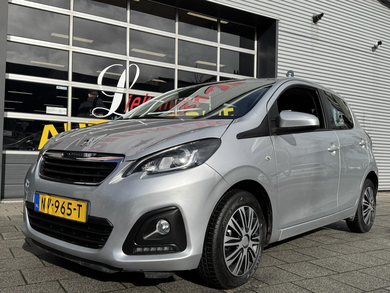 Peugeot 108 - 1.0 e-VTi Blue Lion 5Drs - Navigatie / Apple CarPlay I Airco I Comfort pakket I 94.000 KM - AutoWereld.nl